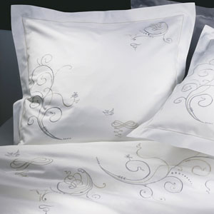   LUXURY NIGHT