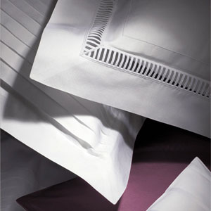   LUXURY NIGHT